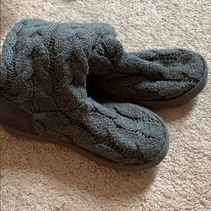 Knit boots